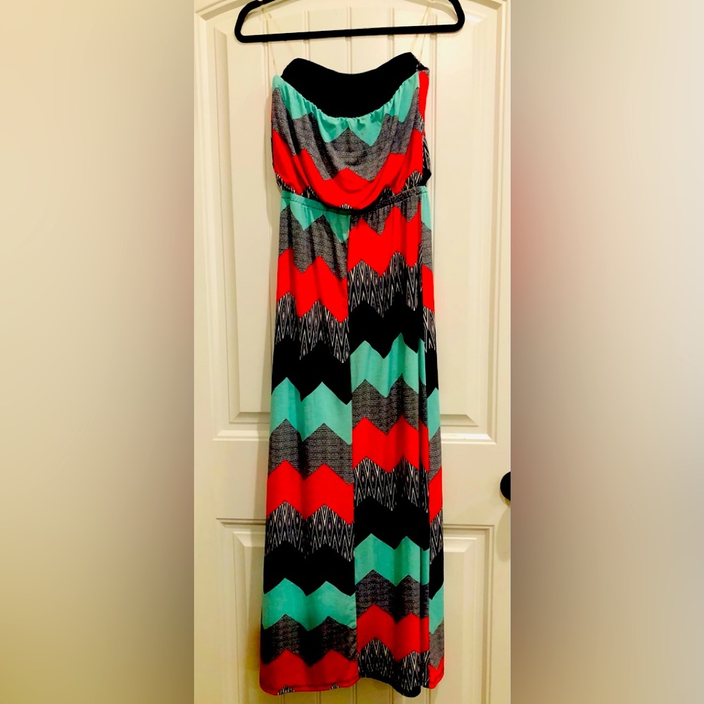 Women’s strapless lined maxi dress